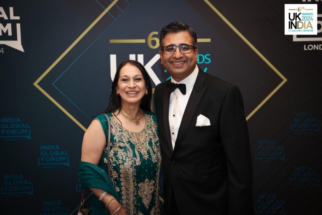 Lopa Patel MBE with Majob Ladwa, Founder & Chairman of India Global Forum which honoured the Science Museum Group with a special recognition award for significant contribution to UK India relations.
