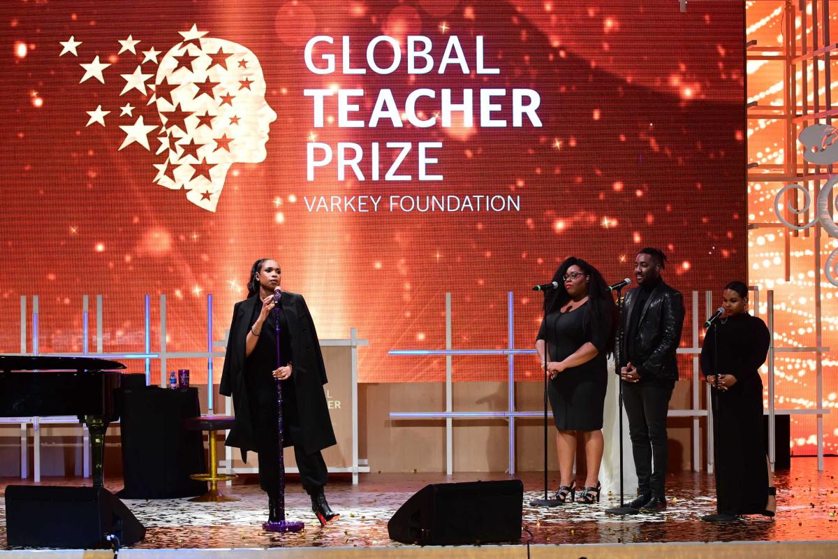 Jennifer Hudson performs at the Global Teacher Prize 2018 ceremony